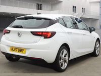 Used Vauxhall Astra SRi 110 HP (80 kW) 2017 White Hatchback