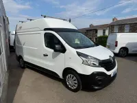 Używany Renault Trafic Business 125 KM (91 kW) 2017 Biały Minivan