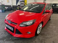 Used Ford Focus Zetec 125 HP (91 kW) 2014 Red Hatchback