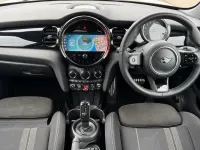 Begagnad Mini Cooper Hatch 134 HK (98 kW) 2021 Vit Halvkombi
