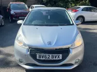 Second-hand Peugeot 208 Active 82 CP (60 kW) 2012 Argintiu Hatchback