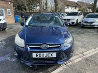 Begagnad Ford Focus Zetec 125 HK (91 kW) 2011 Blå Halvkombi