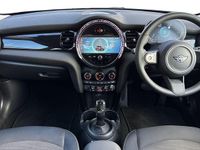 Used Mini Cooper Classic 134 HP (98 kW) 2023 Red Hatchback