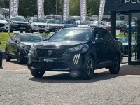 Neu Peugeot 2008 Allure 100 PS (73 kW) 2025 Schwarz SUV