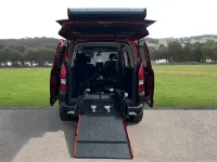 Gebraucht Peugeot Rifter Allure 100 PS (73 kW) 2019 Braun Van / Kleinbus
