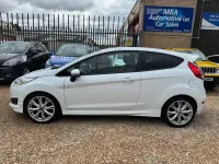 Used Ford Fiesta Zetec 93 HP (68 kW) 2016 White Hatchback