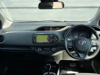 Used Toyota Yaris Hybrid 101 HP (74 kW) 2019 White Hatchback