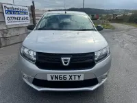 Usado Dacia Sandero Ambiance 90 CV (66 kW) 2015 Plateado Utilitario