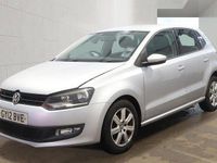 Usado VW Polo Match 60 HP (44 kW) 2012 Prateado Citadino