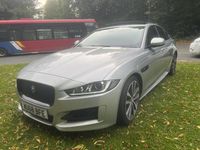 Usado Jaguar XE R-Sport 180 HP (132 kW) 2018 Prateado Sedan
