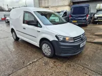 Usado VW Caddy Startline 102 HP (75 kW) 2018 Branco Monovolume