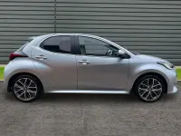Begagnad Toyota Yaris 116 HK (85 kW) 2022 Silver Halvkombi