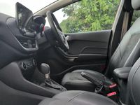 Usado Ford Fiesta Titanium 125 HP (91 kW) 2022 Vermelho Citadino