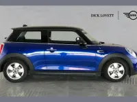 Used Mini Cooper Classic 134 HP (98 kW) 2019 Blue Hatchback