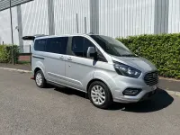 Usado Ford Tourneo Titanium 130 CV (95 kW) 2022 Plateado Monovolumen