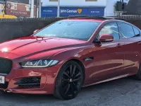 Używany Jaguar XE R-Sport 180 KM (132 kW) 2016 Czerwony Sedan/Limuzyna