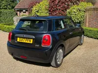 Begagnad Mini ONE Hatch 2017 Svart Halvkombi