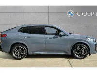 Usado BMW iX2 M Sport 150 kW (204 HP) 2026 Cinzento SUV