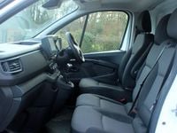 Used Renault Trafic Business 131 HP (96 kW) 2022 White MPV