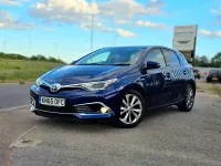 Used Toyota Auris Hybrid 136 HP (100 kW) 2015 Blue Hatchback