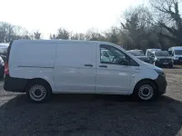 Begagnad Mercedes e-Vito Progressive 85 kW (116 HK) 2022 Vit Van