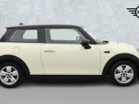 Used Mini Cooper Classic 134 HP (98 kW) 2019 White Hatchback