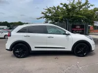 Used Kia Niro First Edition 141 HP (103 kW) 2017 White SUV