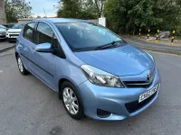 Used Toyota Yaris 99 HP (72 kW) 2012 Blue Hatchback