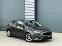 Begagnad Ford Focus Zetec 125 HK (91 kW) 2015 Grå Halvkombi