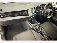 Używany Audi A1 Design 95 KM (69 kW) 2020 Biały SUV