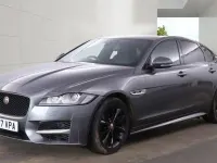 Usado Jaguar XF R-Sport 180 HP (132 kW) 2017 Cinzento Sedan