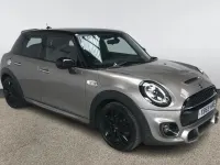 Usado Mini Cooper S Comfort 192 CV (141 kW) 2019 Plateado Utilitario