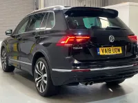 Second-hand VW Tiguan R-line 150 CP (110 kW) 2018 Negru SUV
