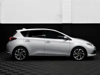Gebraucht Toyota Auris Design 116 PS (85 kW) 2015 Silber Kleinwagen