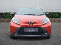 Usado Toyota Aygo X 72 HP (52 kW) 2023 Vermelho SUV