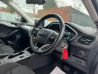 Used Ford Focus Zetec 125 HP (91 kW) 2019 White Hatchback