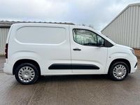 Used Vauxhall Combo Sportive 100 HP (73 kW) 2019 White MPV