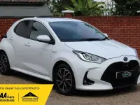 Used Toyota Yaris Design 116 HP (85 kW) 2020 White Hatchback