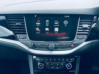Used Vauxhall Astra Elite 150 HP (110 kW) 2018 Silver Hatchback