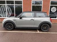 Usado Mini Cooper S Hatch 135 kW (184 HP) 2022 Cinzento Citadino