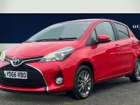 Used Toyota Yaris 99 HP (72 kW) 2016 Red Hatchback
