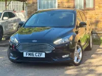 Begagnad Ford Focus Zetec 125 HK (91 kW) 2016 Svart Halvkombi