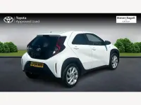 Used Toyota Aygo X PURE 72 HP (52 kW) 2024 White SUV