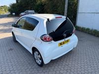 Used Toyota Aygo 68 HP (50 kW) 2011 White Hatchback