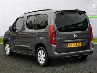 Usado Vauxhall Combo Design Edition 100 kW (136 CV) 2023 Gris Monovolumen