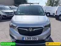 Używany Vauxhall Combo Sportive 100 KM (73 kW) 2019 Szary Minivan