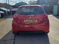 Used Peugeot 208 Allure 100 HP (73 kW) 2015 Orange Hatchback