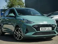Used Hyundai i10 Premium 65 HP (47 kW) 2024 Green Hatchback