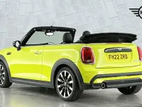 Usado Mini Cooper Exclusive 134 CV (98 kW) 2022 Amarillo Utilitario