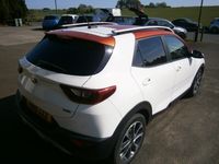 Used Kia Stonic 118 HP (86 kW) 2019 White SUV